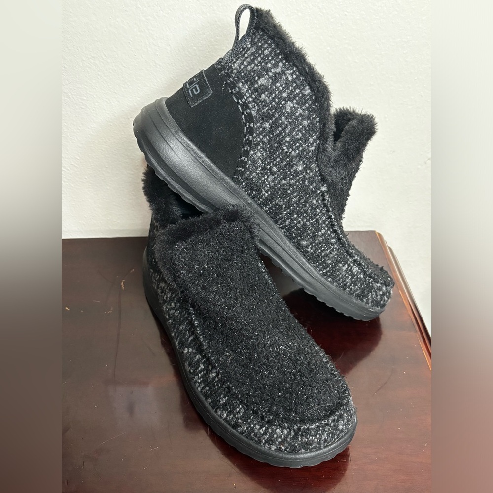 Size 8 Black fuzzy Hey Dude booties